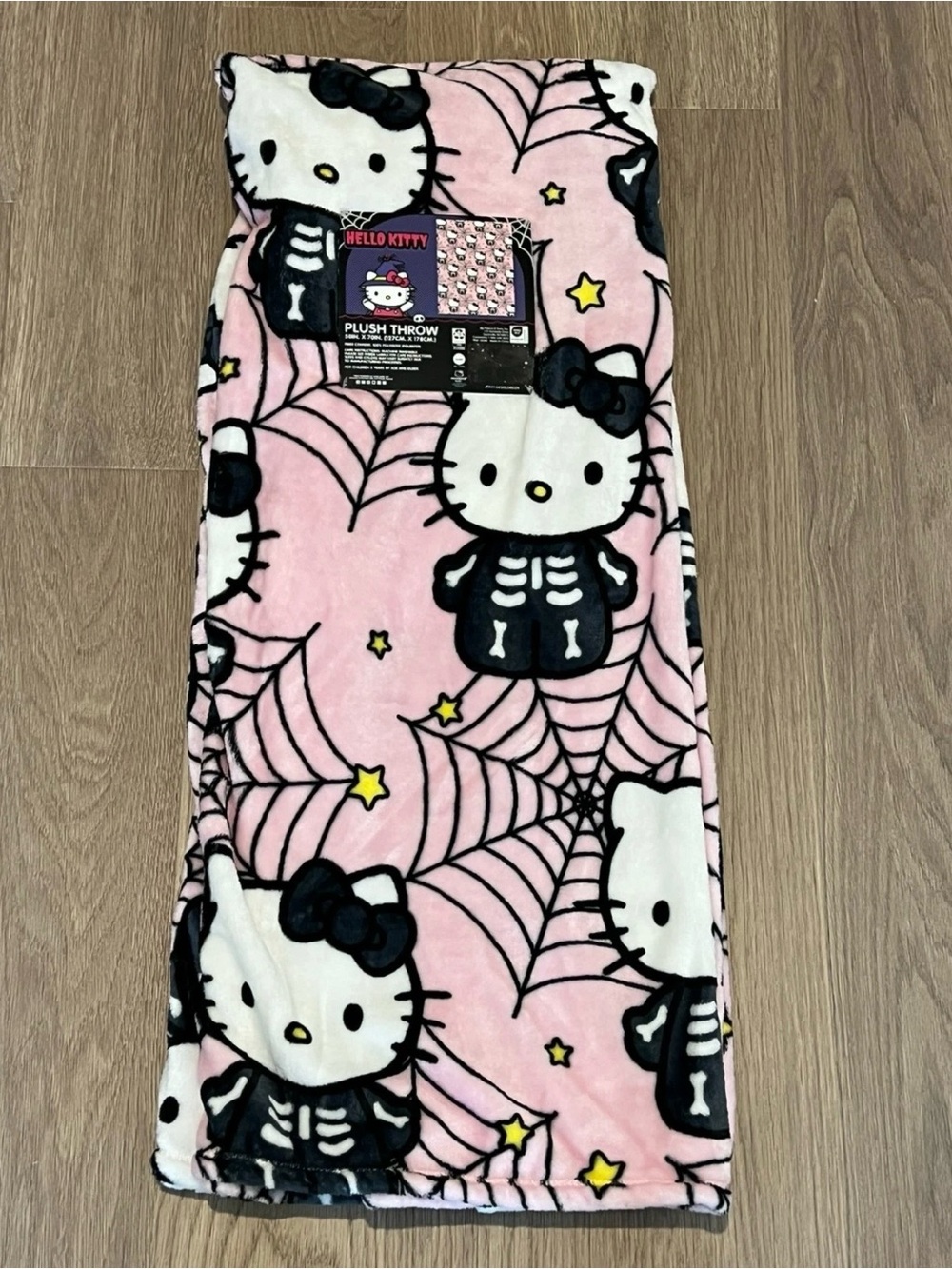 HELLO KITTY Pink Black Skeleton Spiderweb Halloween Plush Throw Blanket 50 x 70